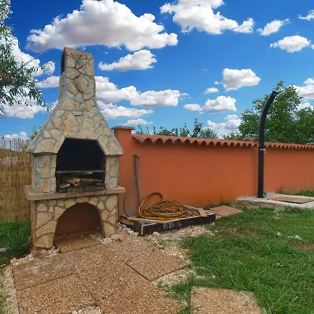 House Munevera 1698 *